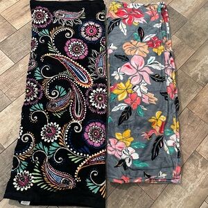 2 Vera Bradley Black and Gray Floral Paisley Throw Blankets